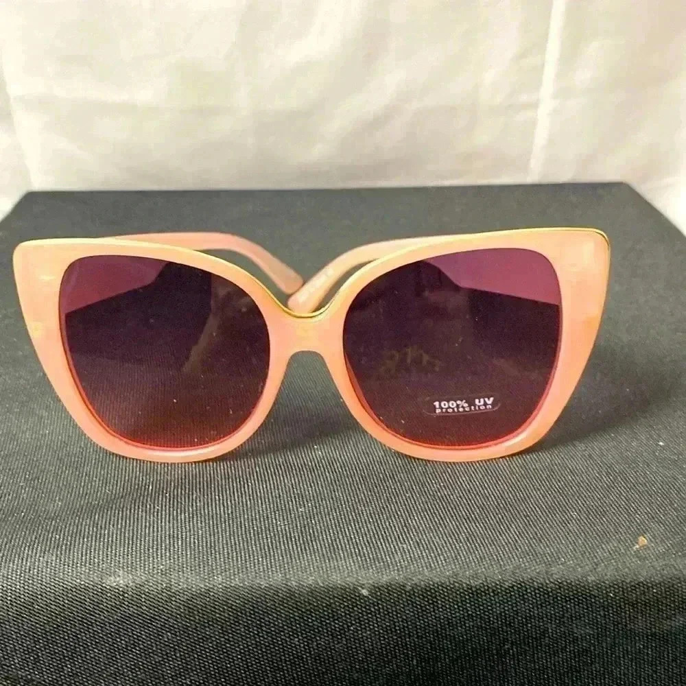 UNBRANDED 100% UV PROTECTION‎ SOFT PEACH SUNGLASSES VERY GOOD CLEAN CONDITION